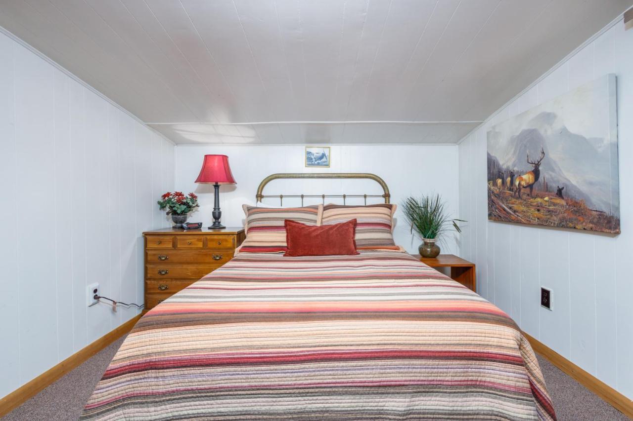 Alpine Meadows Log Holiday home Girdwood